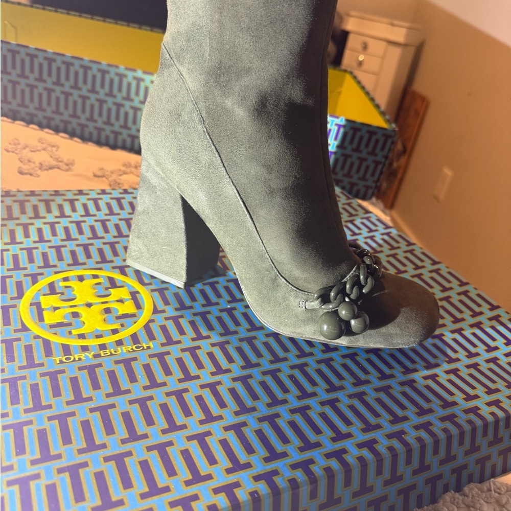 Tory Burch Addison Suede Olive Square Heeled Knee-high Boots with Chain 10.5M - Picture 8 of 15